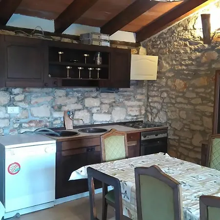 Apartment Geraeumige Familien Ferienwohnung Sisan